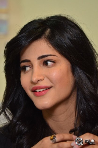 Shruti-Haasan-Interview-About-Premam-Movie